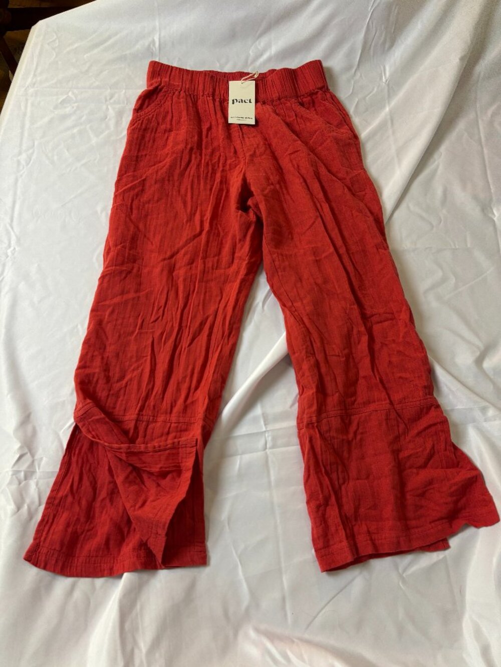 Pact Women's Red Cropped Pants